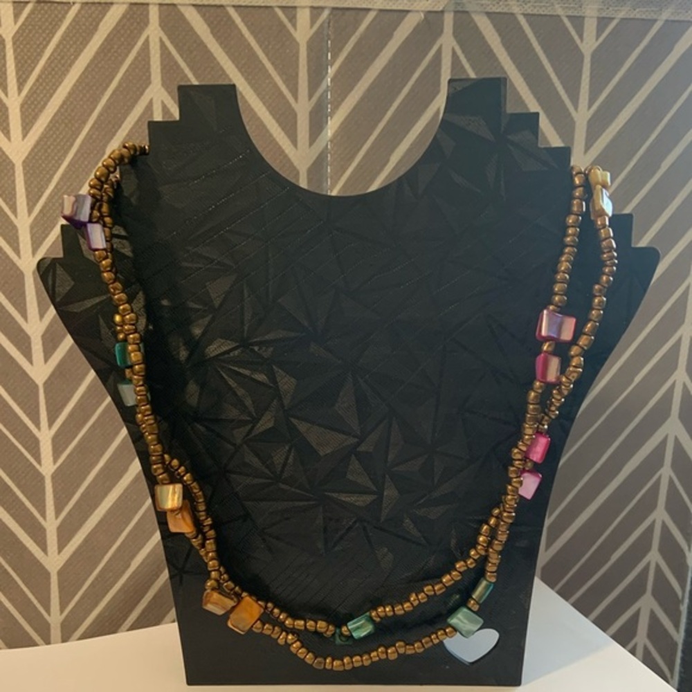 🦖 5 for $20 | vintage shell and chocolate bead necklace